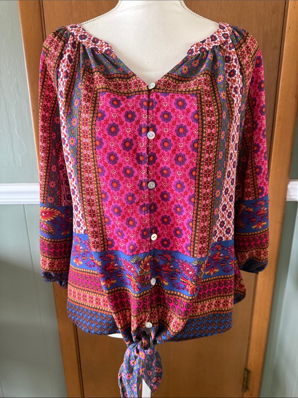 Fig and Flower Women's Button-Front Boho Tie-Hem Blouse in Pink Pattern Size M